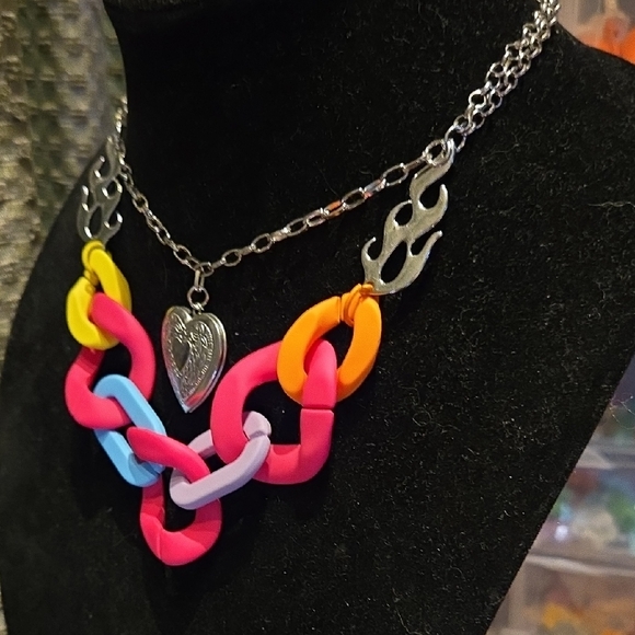 Colorful Chain Necklace with Heart Pendant - Picture 10 of 13